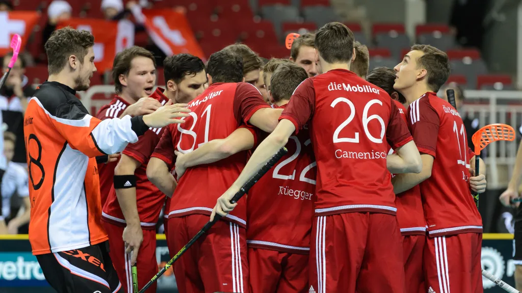 Radost florbalistů Švýcarska