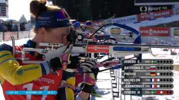 Sestřih závodu s hromadným startem biatlonistek SP v Holmenkollenu