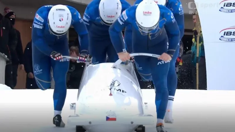 Jízdy čtyřbobu Matěje Běhounka na SP ve Svatém Mořici