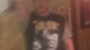 Člen ochranky Alex Vedra