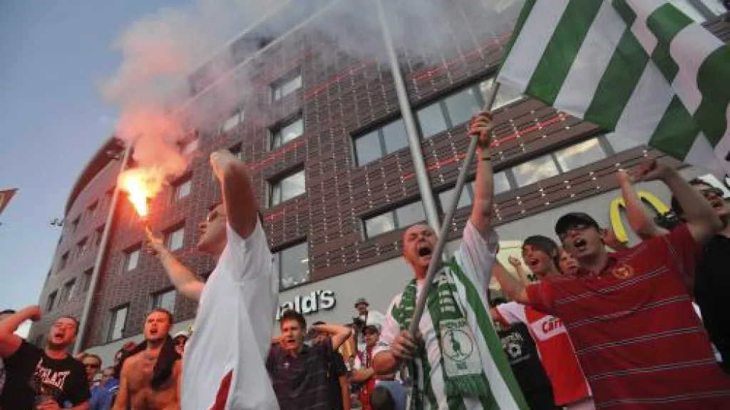 Pochod fanoušků Bohemians 1905 a Slavie