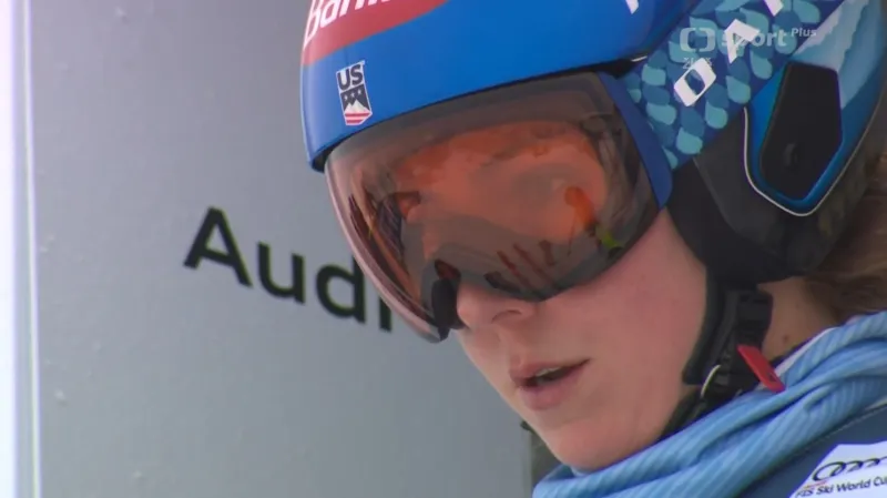 Pád Mikaely Shiffrinové v druhém kole obřího slalomu v Killingtonu