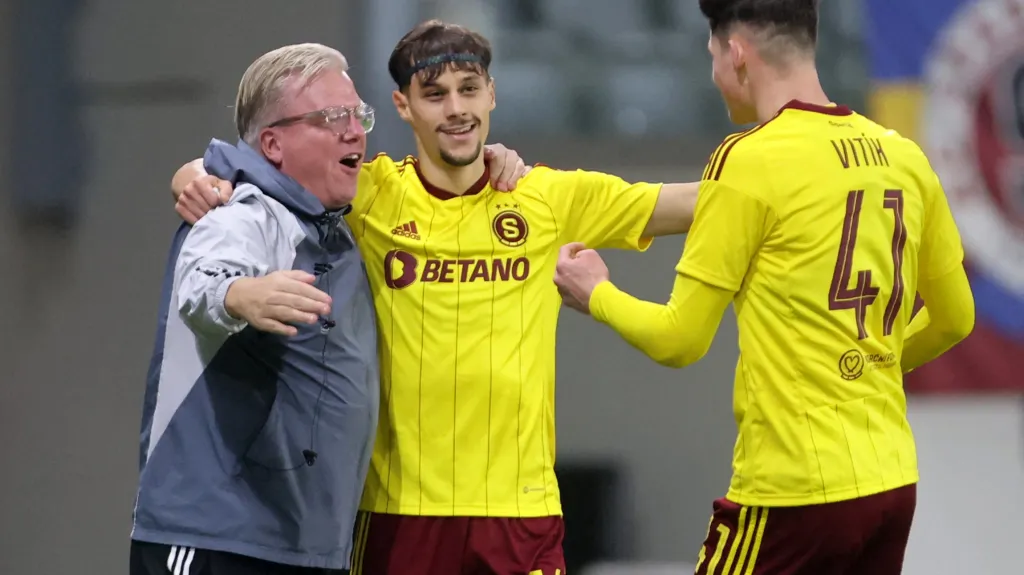 Veljko Birmančevič s Vitíkem a asistentem Friisem