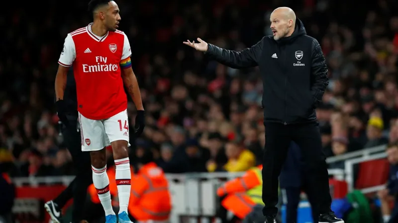 Fredrik Ljungberg (vpravo) a Pierre-Emerick Aubameyang