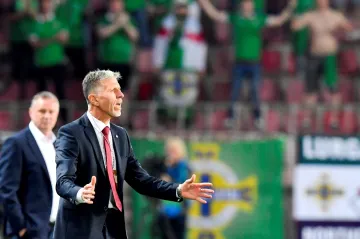 Trenér Jaroslav Šilhavý v přípravném utkání se Severním Irskem