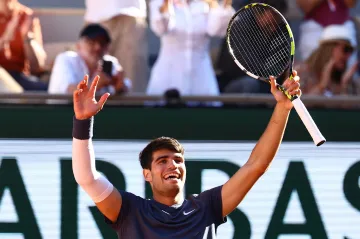Radující se Alcaraz po postupu do finále French Open