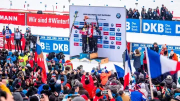 Stupně vítězů po sprintu mužů v Annecy