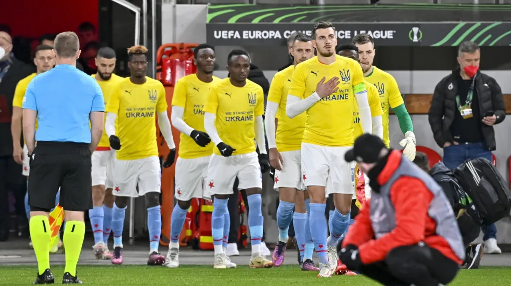 Taras Kačaraba přivádí slávisty na trávník jako kapitán