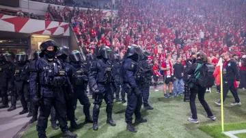 Výtržnosti fanoušků v závěru derby Slavia – Sparta