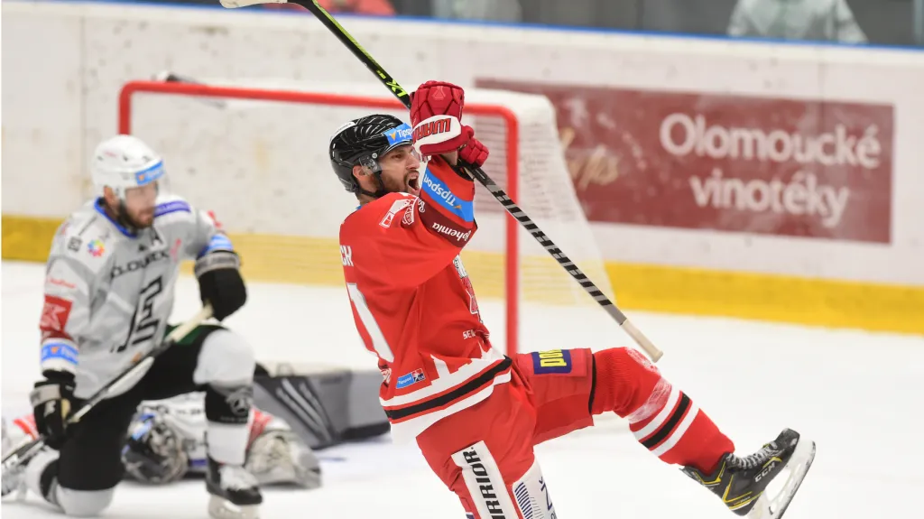 Petr Kolouch slaví branku proti Karlovým Varům