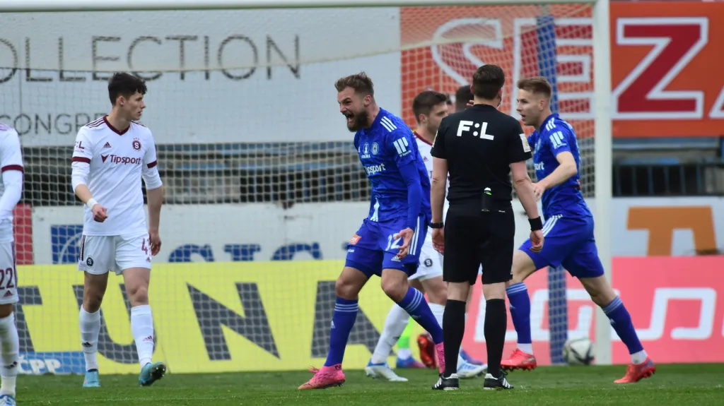 Vít Beneš skóroval v duelu se Spartou