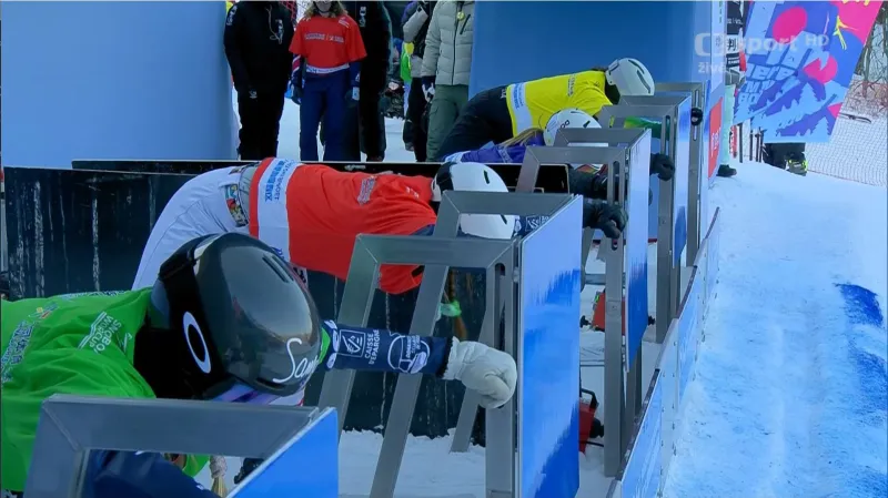 Malé finále s Karolínou Hrůšovou na SP v snowboardcrossu v Beidahu