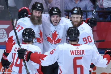 Radující se hokejisté Kanady