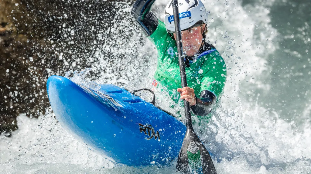 Tereza Kneblová na kayakcrossu v Irvee