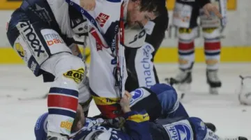 Bitka v zápase Plzeň - Pardubice