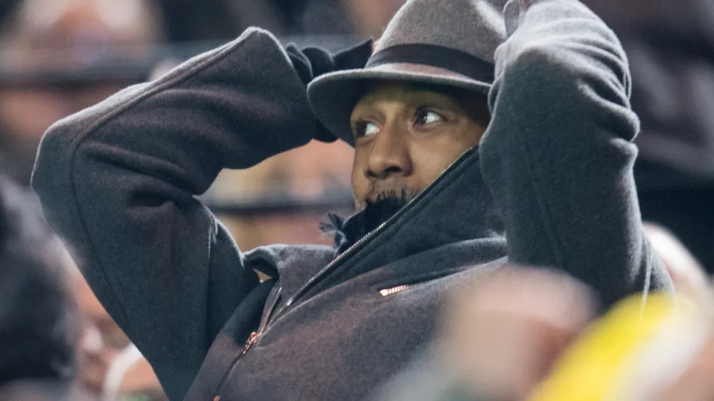 Pierre-Emerick Aubameyang na tribuně