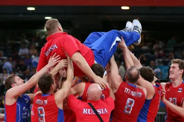 Rusové oslavují svého trenéra Aleknu