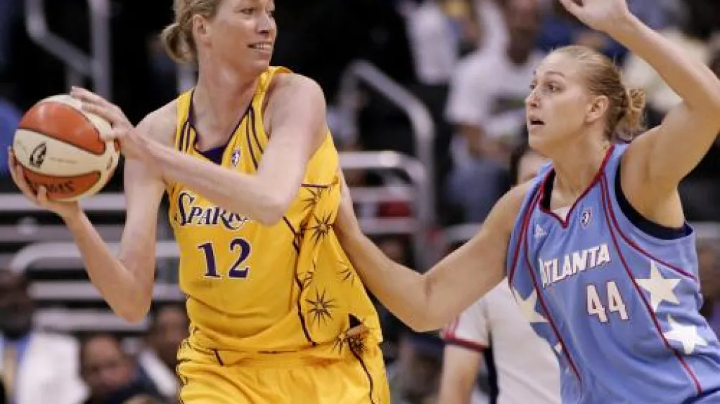Margo Dydeková v dresu Los Angeles Sparks