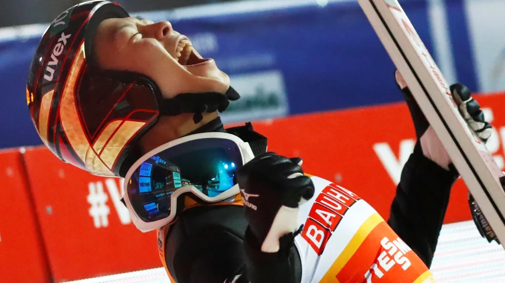 Slavící Rjoju Kobajaši 