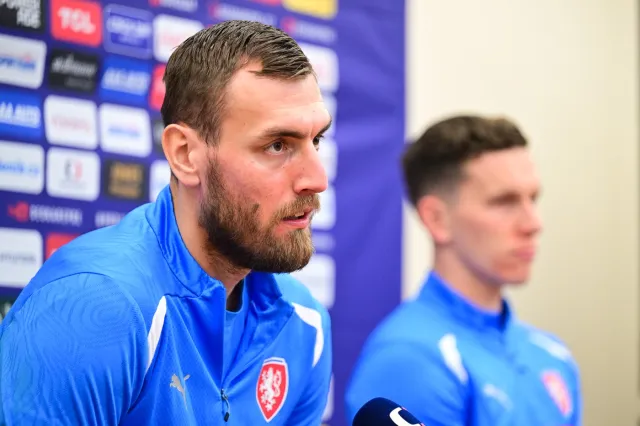 Část reprezentace zahájila přípravu na play-off, kompletní bude v pondělí