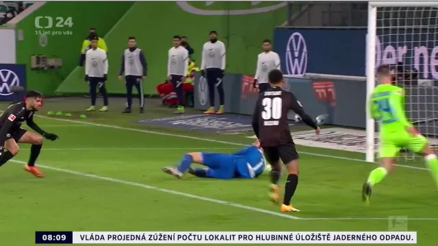 Stuttgart opálil šance, Wolfsburg vyhrál