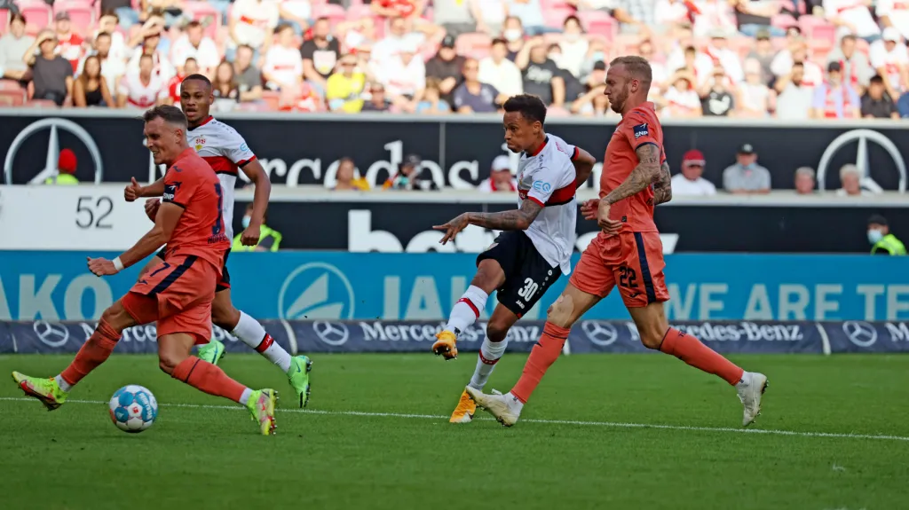 Fotbalisté Hoffenheimu v utkání proti Stuttgartu