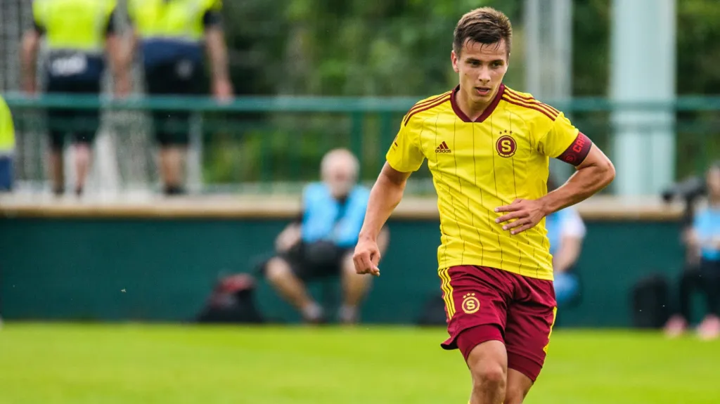 Kapitán sparťanské rezervy Petr Pudhorocký