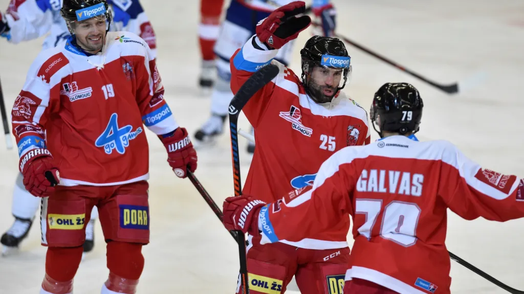 Slavící hokejisté Olomouce