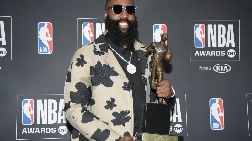 James Harden s cenou pro nejlepšího hráče sezony NBA