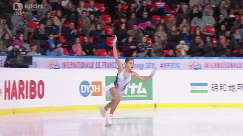 Zagitovovou předčila v krátkém programu šestnáctiletá Kostorná