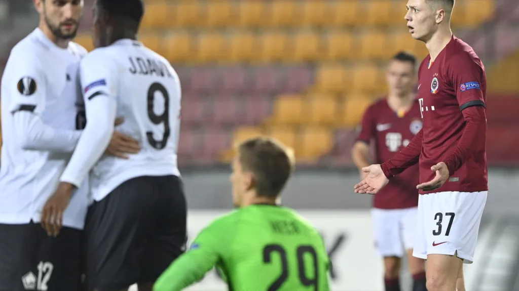 Ladislav Krejčí inkasuje červenou kartu