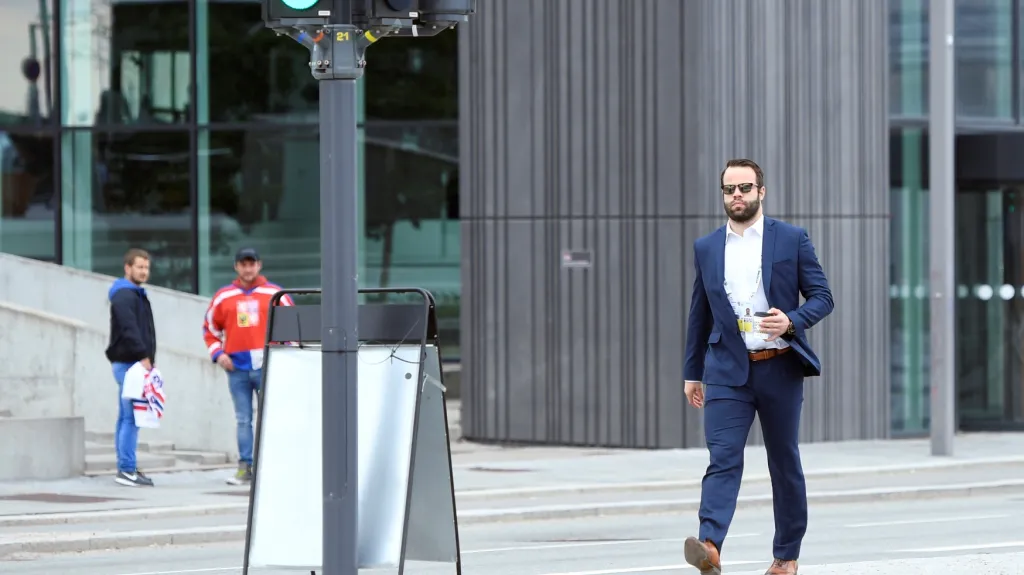 Radko Gudas na cestě na stadion