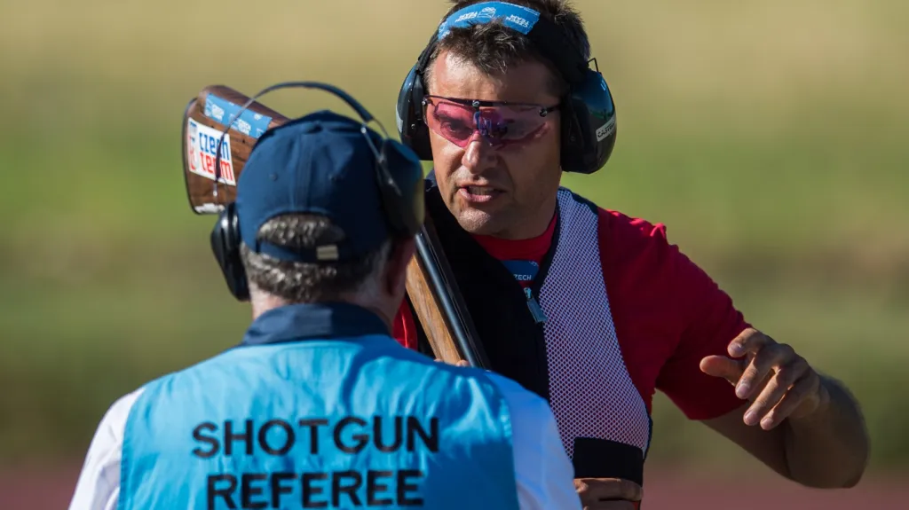 David Kostelecký v diskuzi s rozhodčím