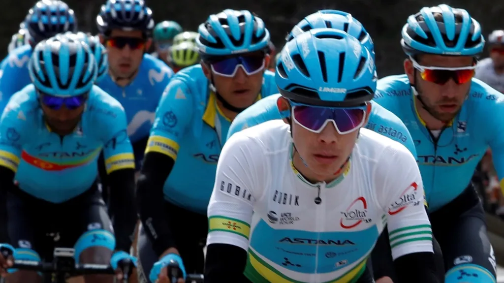 Lídr Astany na závodě Kolem Katalánska Miguel Ángel López