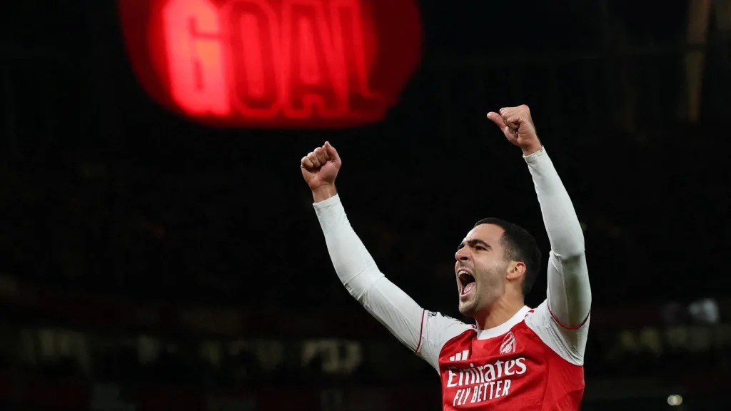 Mikel Merino z Arsenalu slaví gól proti Brentfordu