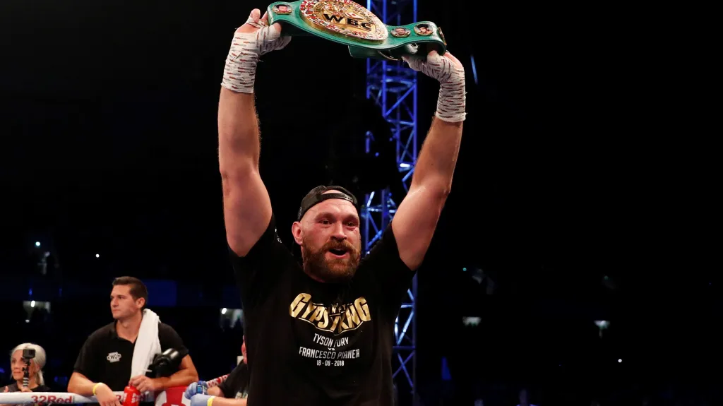 Slavící Tyson Fury 