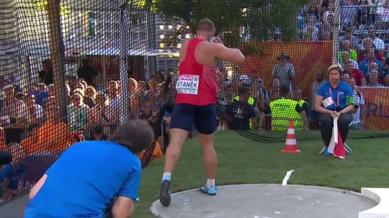 Nejdelší vrh Staňka v kvalifikaci koulařů