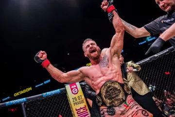 Slavící Patrik Kincl