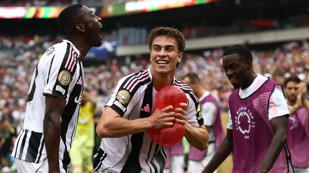 Kenan Yildiz slaví gól Juventusu proti Wydadu