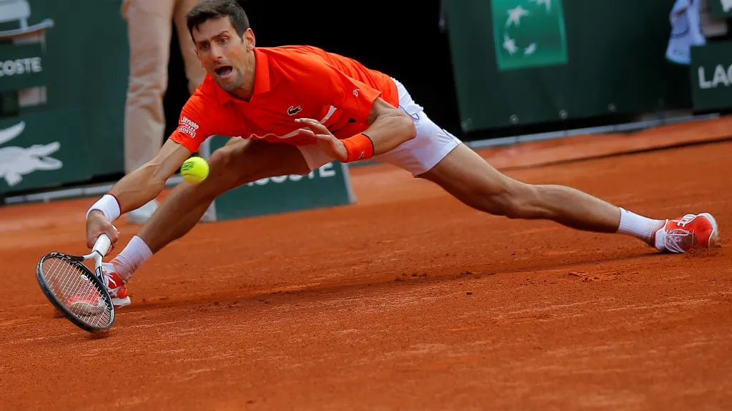 Srbský tenista Novak Djokovič na Roland Garros