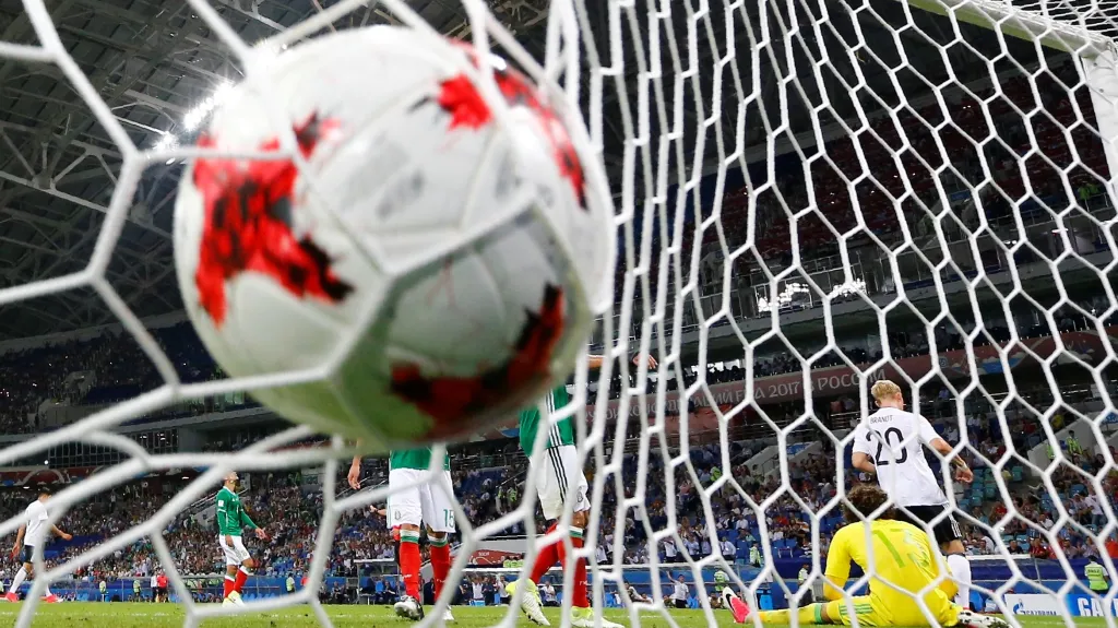 Gól v síti Mexika, který vstřelilo Německo