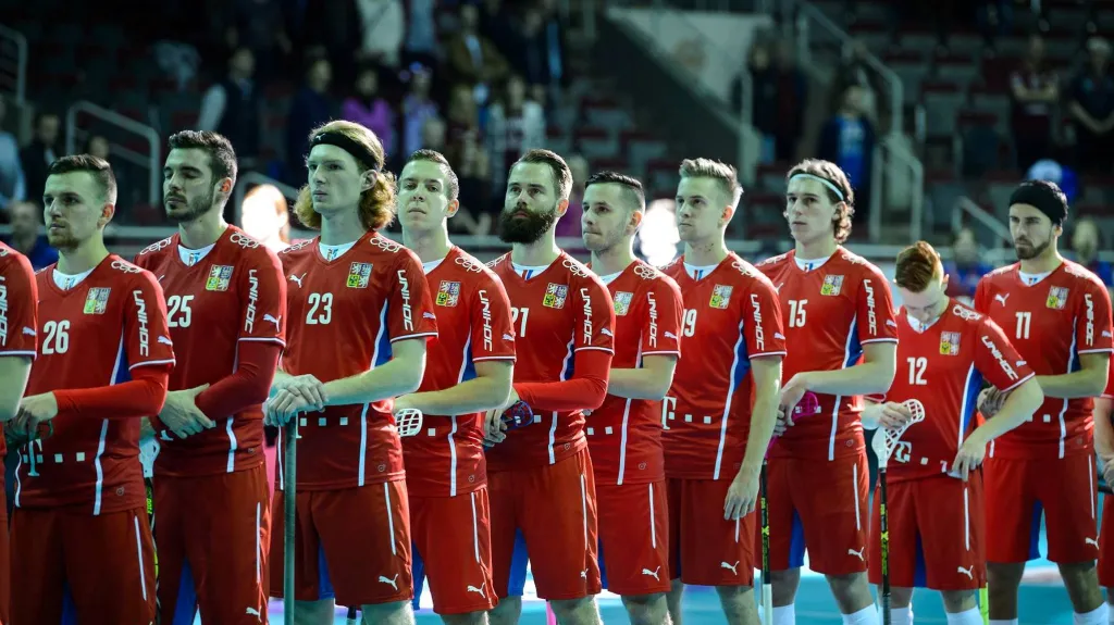 Marek Beneš (třetí zprava) v dresu české reprezentace