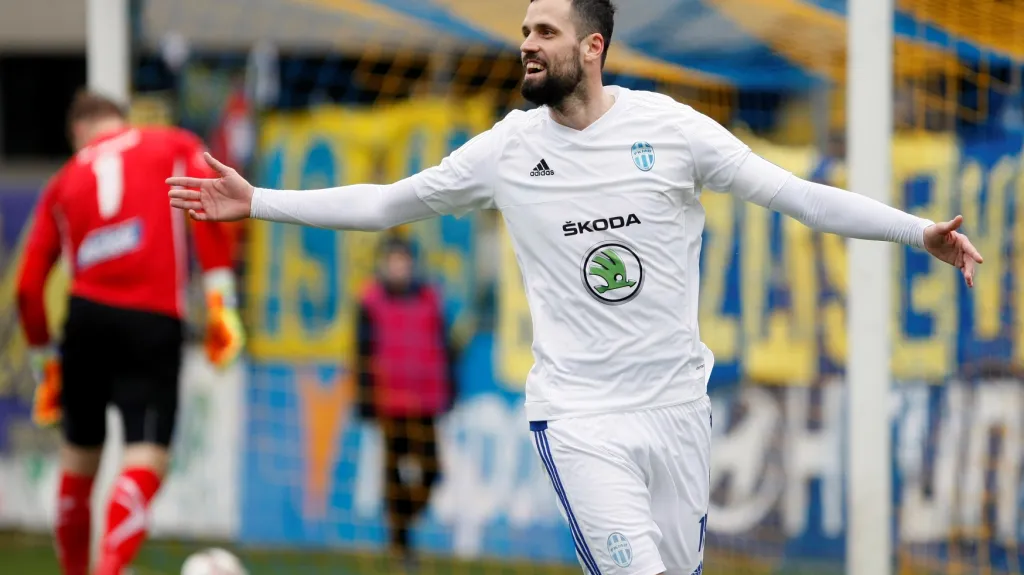 Mladoboleslavský Lukáš Magera se raduje z gólu v síti Zlína