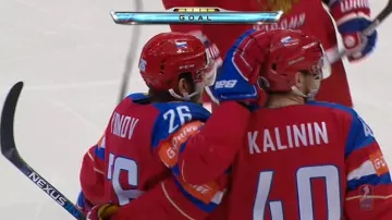 Gól v utkání Rusko - USA: Voynov - 1:0 (7. min.)