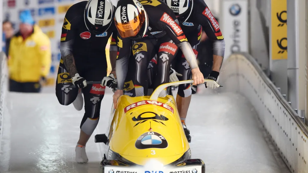 Německý čtyřbob vedený pilotem Arndtem