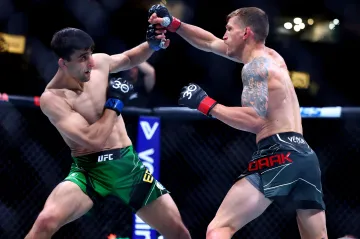 David Dvořák bojuje se Stephenem Ercegem