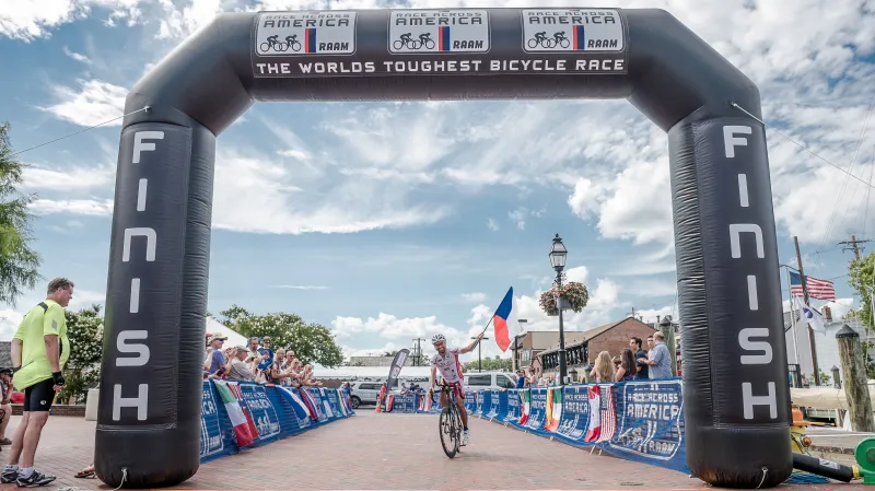 Svatopluk Božák v cíli RAAM