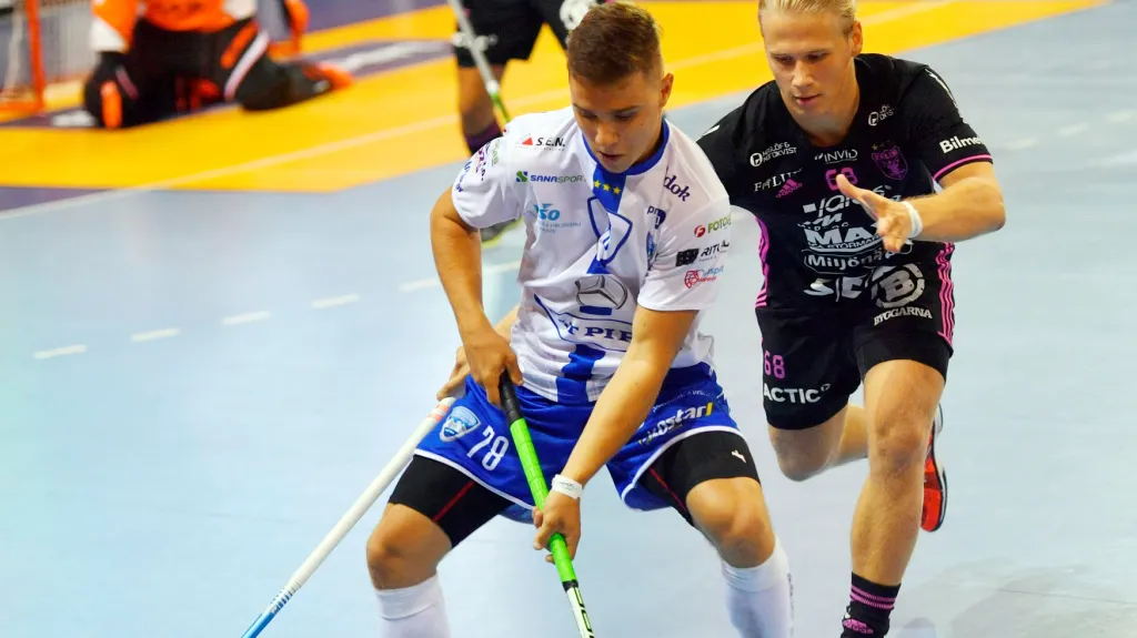 Michal Strachota v bílém dresu Chodova