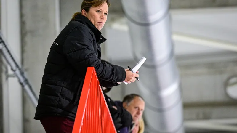 Trenérka Carla MacLeodová