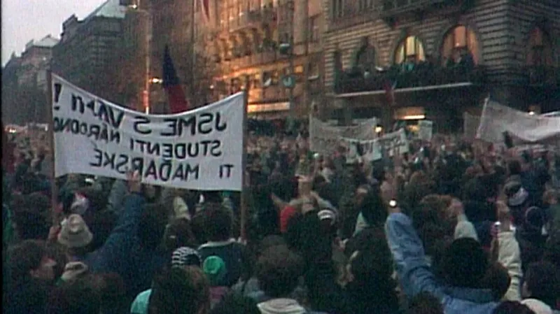 Václavské náměstí v listopadu 1989